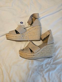 Universal Thread Women’s Light Gray Espadrille Wedge Sandals Ankle Strap size 8