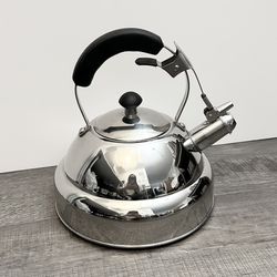 Mueller Stainless Steel Stove Top Whistling Tea Kettle•in mint condition •gentle whistling 