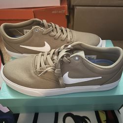 Nike SB Men’s Size 11