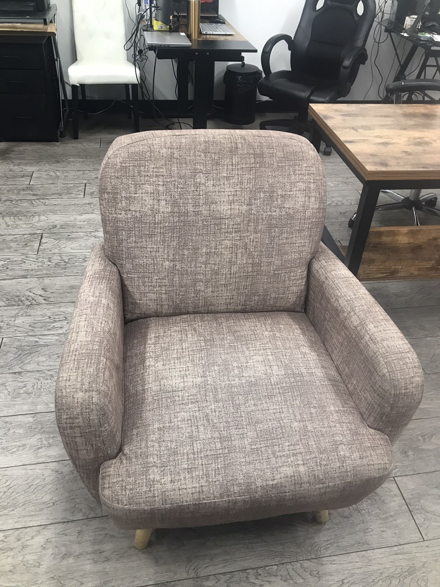 BRAND NEW CHAIR ACCENTS COLOR  BEIGE ( 3 CHAIR)