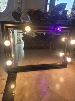 Vanity Mirror   /   Despegó Con Luces  En buenas Condiciones