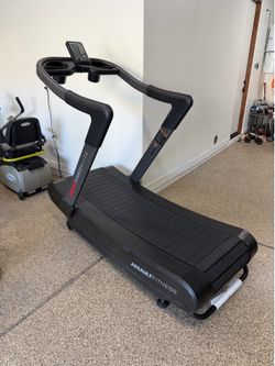 Assault Runner ELITE Slat Belt Curve Treadmill