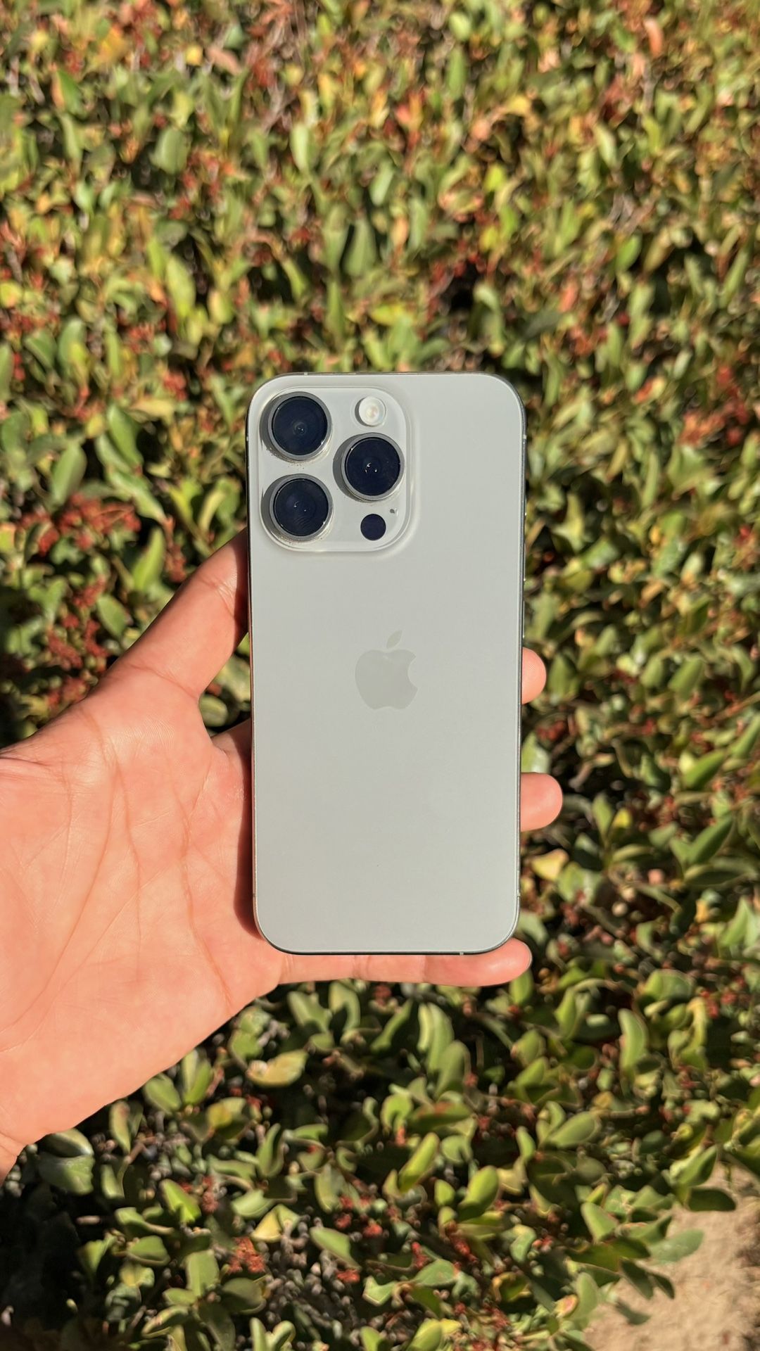 Unlocked iPhone 15 Pro - 128GB