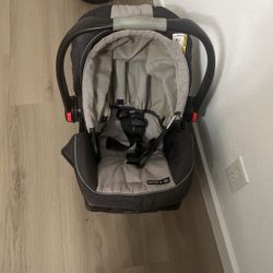 Graco Car seat With Base 
