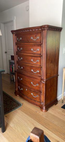 Tall Wynwood Dresser