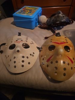 Friday the 13th mask the white mask about 30 years old from Halloween costume beige mask mask bought in Las Angeles in 1990
