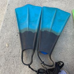 Duck Feet Voit Xl 30$
