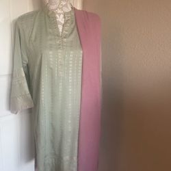 Three Pieces Medium Size Women’ Suit (Indian/Pakistani)
