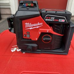 Milwaukee M12 360 Line Laser