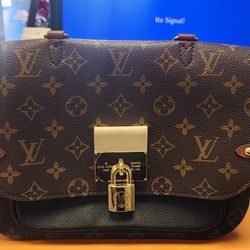 Louis Vuitton Purse With Authentic Paper 
