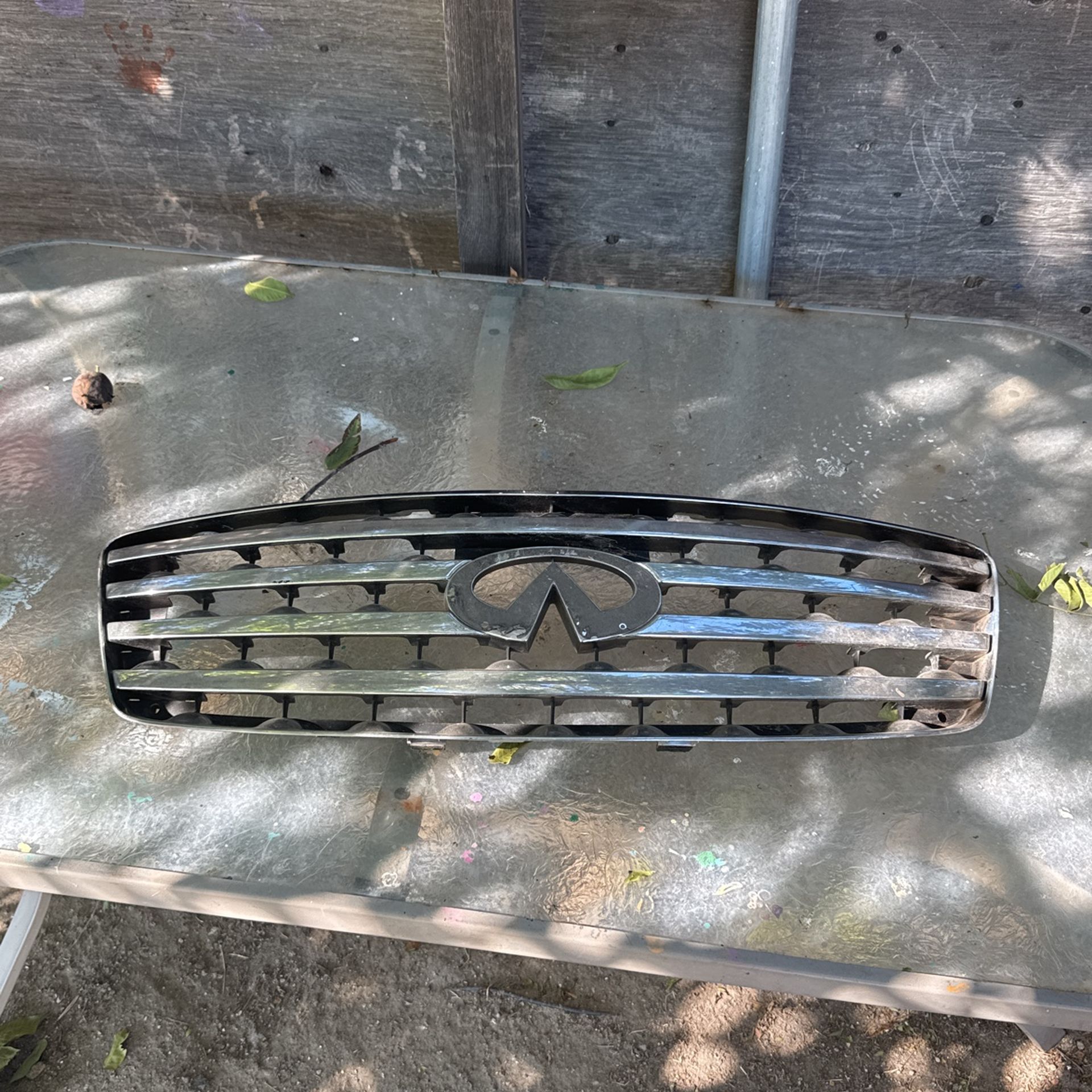 Infiniti Grille Asking 25$ Or Best Offer I Don’t Know Which Model Is This For But Lower Offers Accepted 