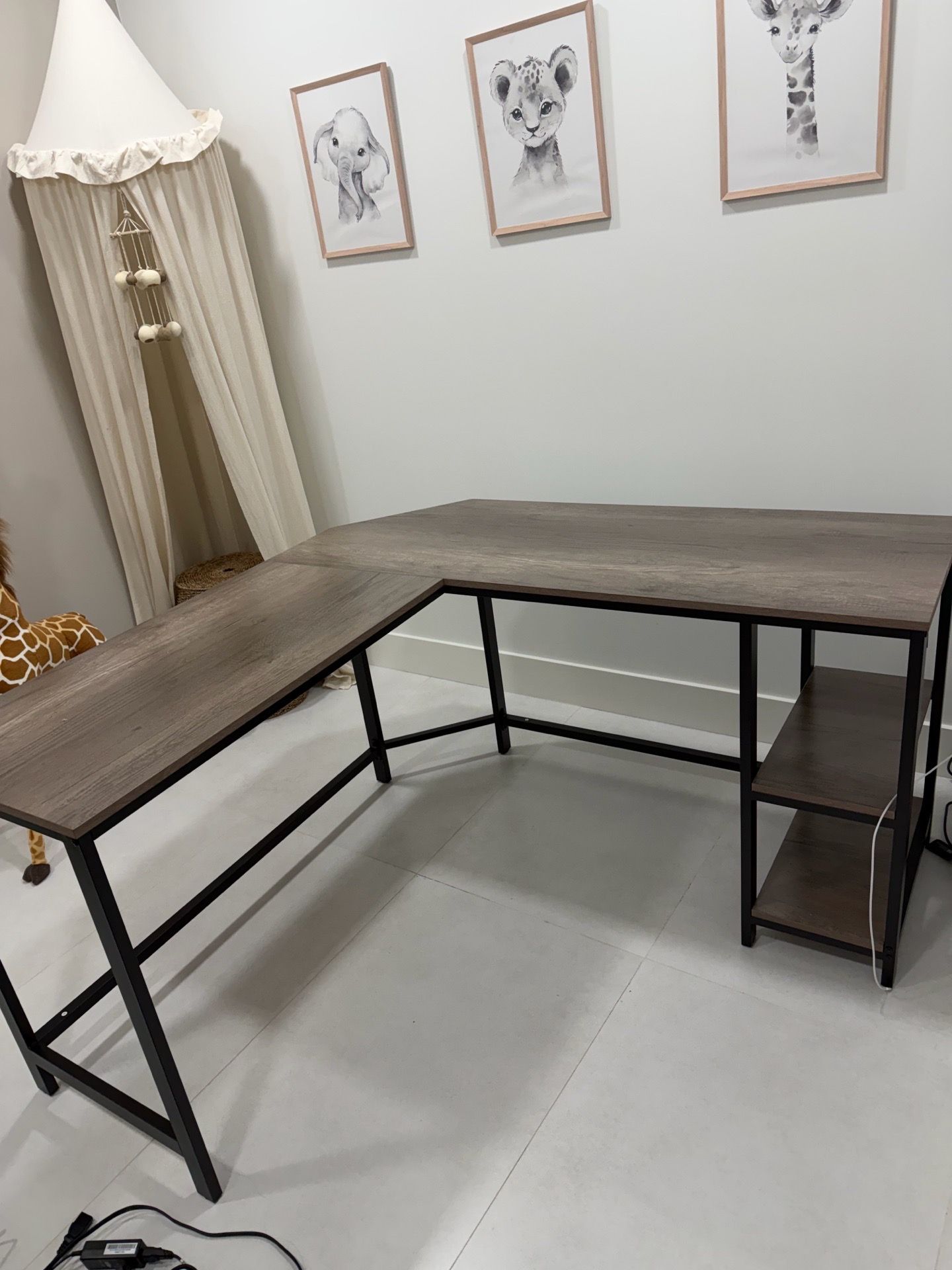 Computer table