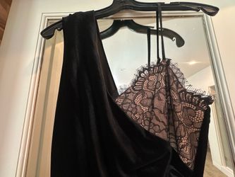 BCBG Max Azria Black One-Shoulder Formal Dress w/ Slit – Size 4