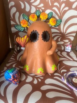 Fantasmitas decorados —- clay ghost. $85.00 each