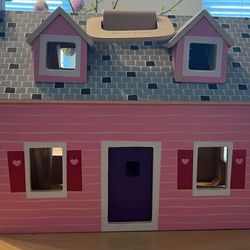 Melissa & Doug Dollhouse, MUST GO THIS WEEKEND, PRICE NEGOTIABLE!!