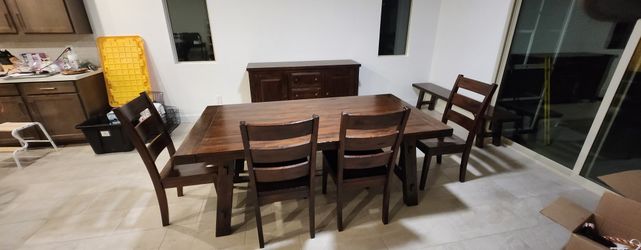Solid wood Dining set with matching dining hutch