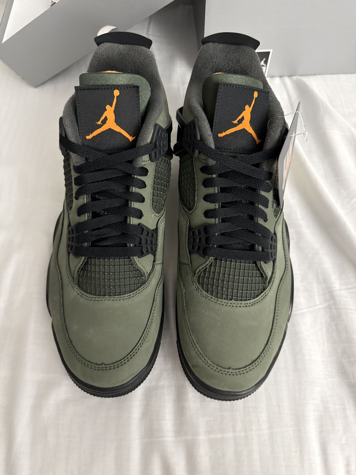 Undefeated Jordan 4’s Size 11