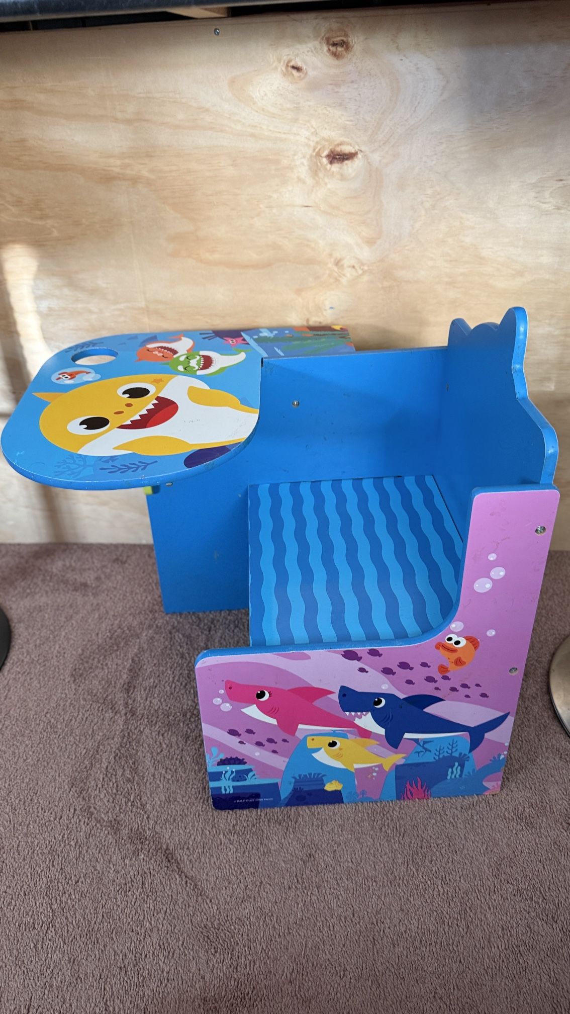 “Baby Shark Kids Desk & Chair – Fun Learning Station!”