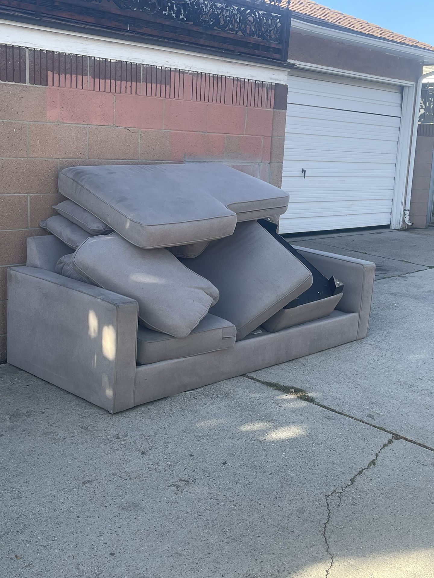 Free Couch (sectional)