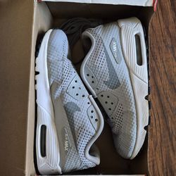 Kids Shoe Size 5.5 NIKE Air Max 90