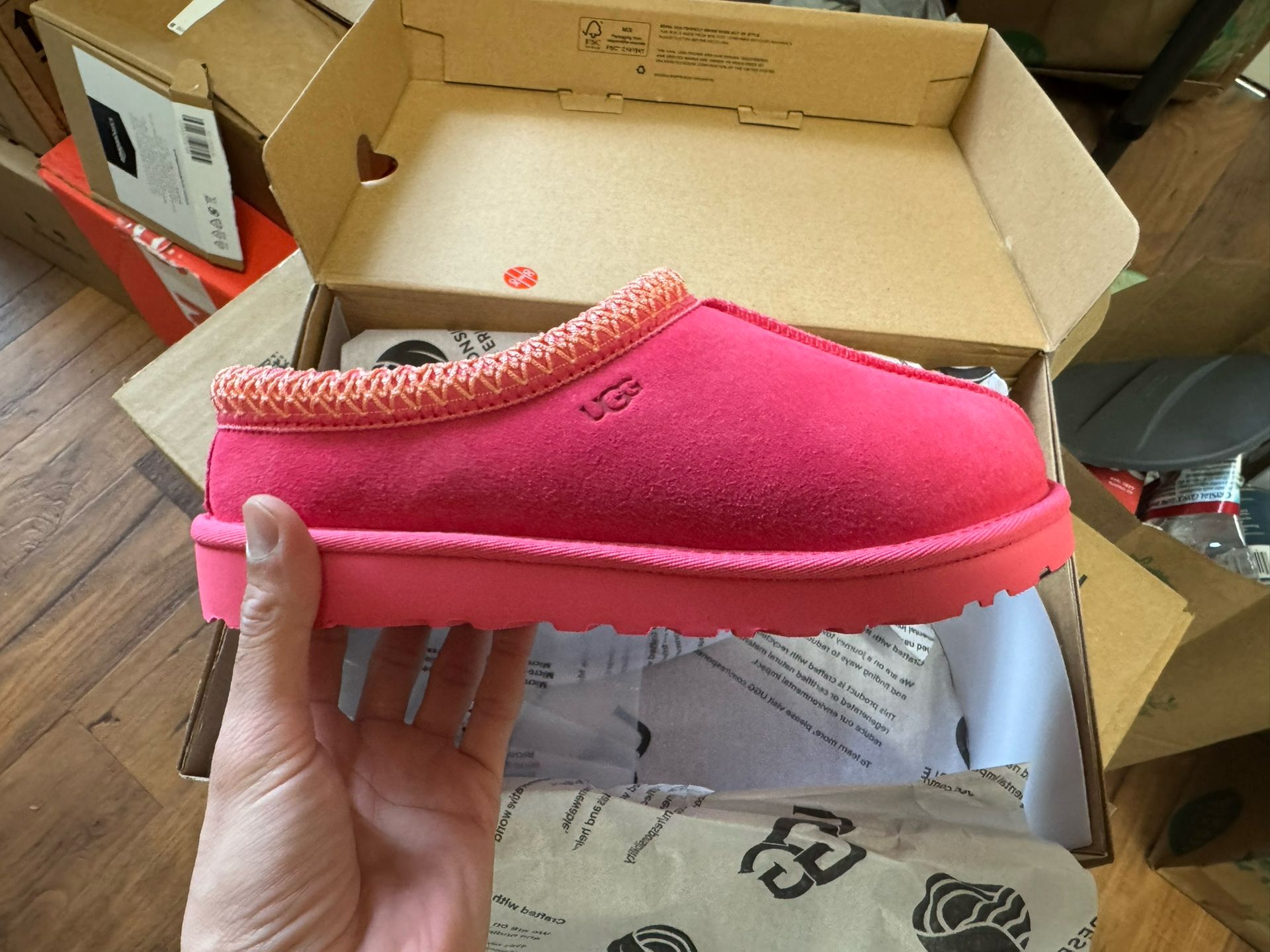 Ugg Woman’s Pink Size 8 Slipper Boot Shoes