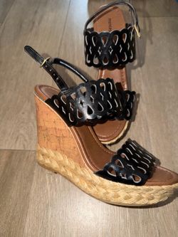 Women’s shoe (size 7.5)