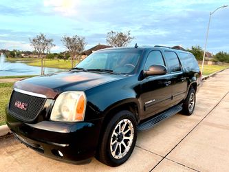 2011 Gmc Yukon ,Dvd,leather,runs great