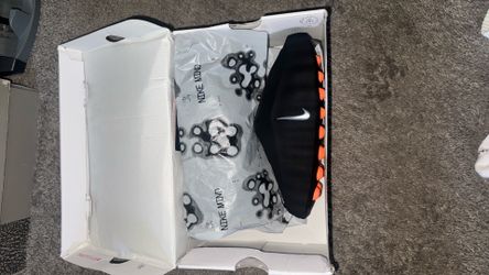 Nike mind 001 size 8M