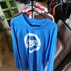 Xl Long Sleeve Nike Tee Shirt