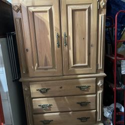 Natural Solid Wood Gentleman’s Chest Dresser