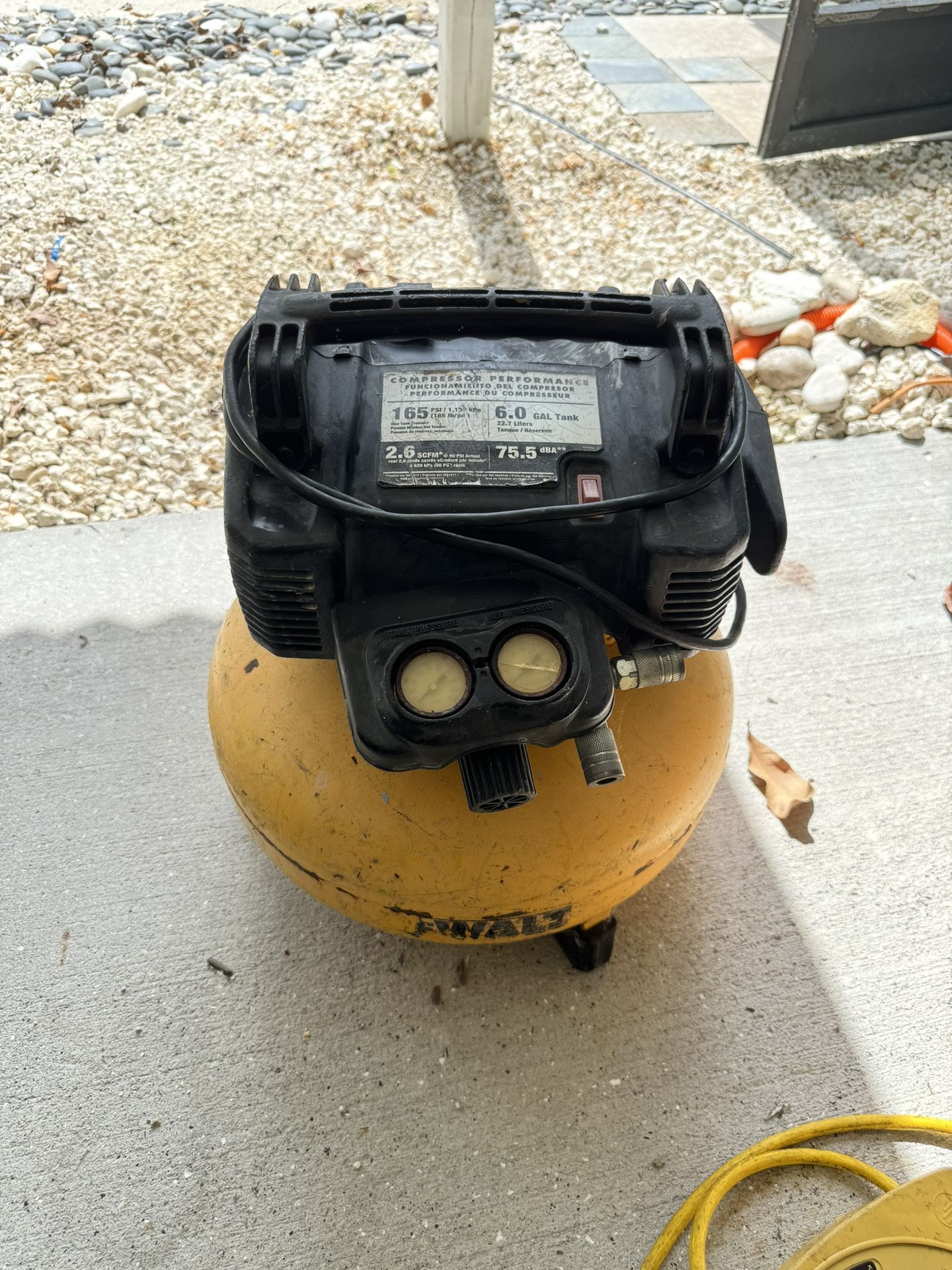 DEWALT Pancake Air Compressor, 6 Gallon, 165 PSI 