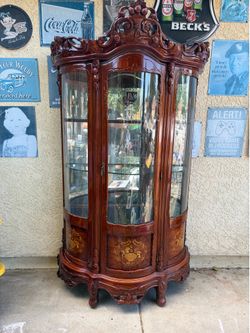 Half-Moon Shaped Cabinet with Excellent Detail