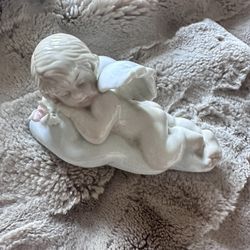 Dream angels Porcelain Statue 