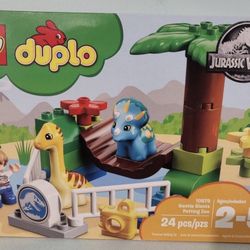 Lego Duplo Jurassic Park Building Set•#10879•Plus Extra Duplo Building blocks In The Same Color Combination