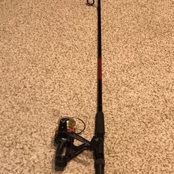 Quantum Rod and reel combo.  Pick Up In Spring Texas