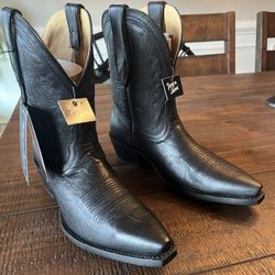 NWT!!! Women’s Tony Lama Areli Midnight Western Bootie Size 8