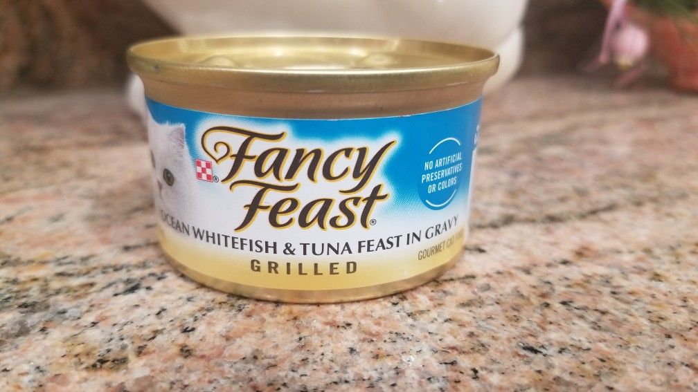 6 Cans Fancy Feast Cat Food 