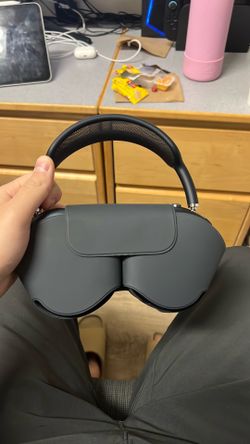 AirPods Max first gen