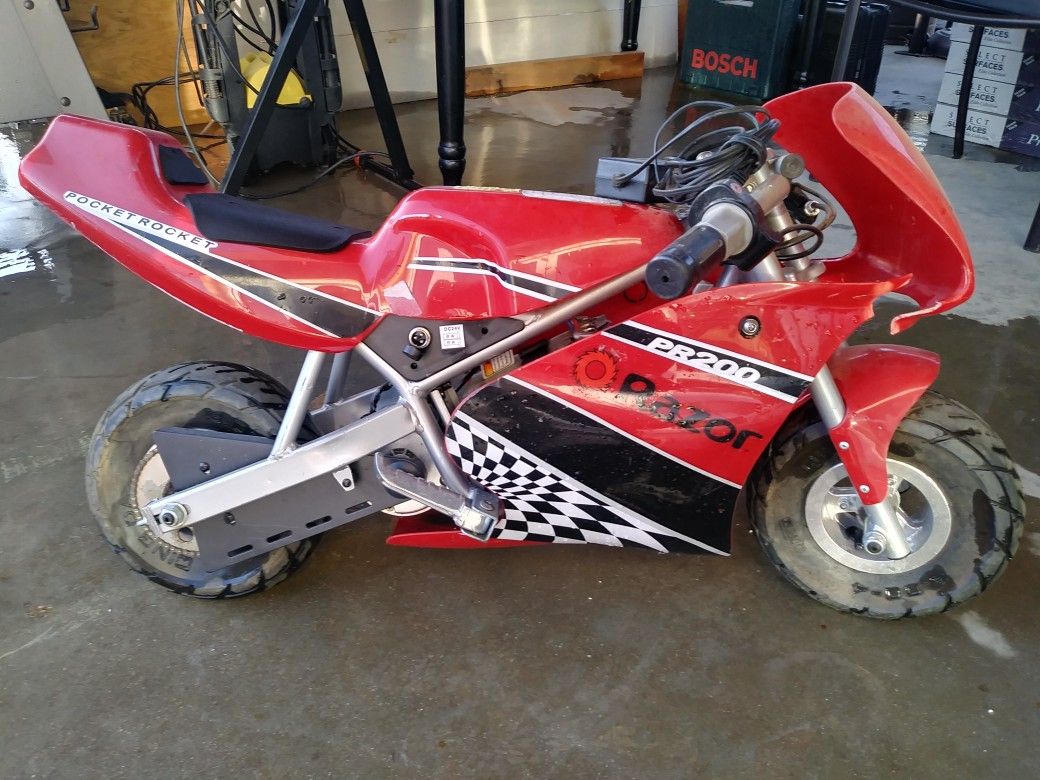 Pocket Rocket Razor mini bike
