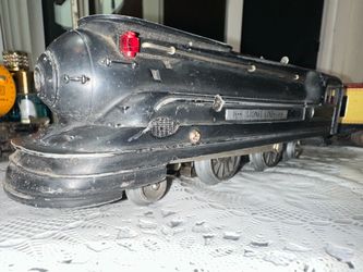 Vintage Prewar Lionel O Gauge Train Collection — 2 Engines, Cars, Station & Track