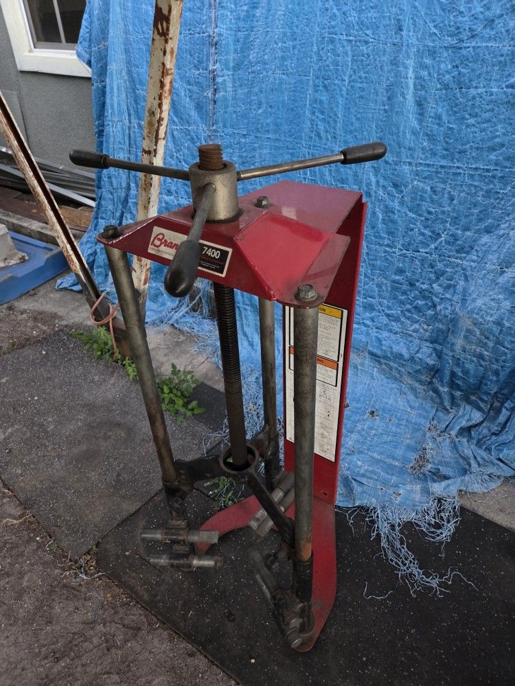 Branick 7400 Struts/springs compressor 