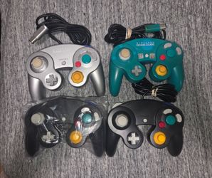Nintendo GameCube Controllers