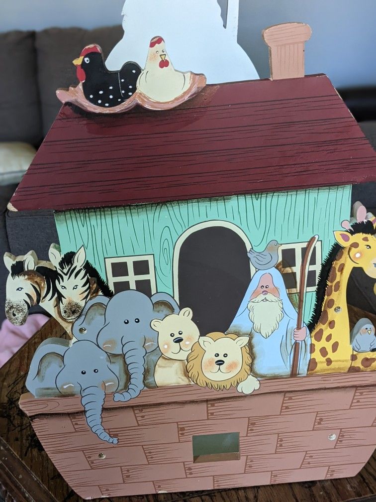 Noah's ark toy box/ bookcase