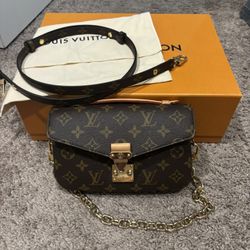 Louis Vuitton Metis East West 