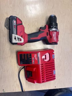 Milwaukee M18 Drill/Driver + Charger - great condition