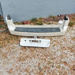 Lincoln Navigator Rear Bumper +motor +rear Windshield $1