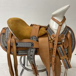 Preciosa Montura Charra Bordada Con Fuste Amplio