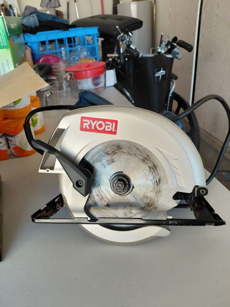 Riyobi 7 1/4" Electric Hand Saw