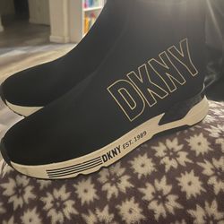 DKNY SHOES 