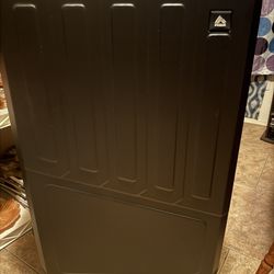 NWT Hard Shell Luggage. Never Used.  Asking $25 Pick Up In Apache Junction. 